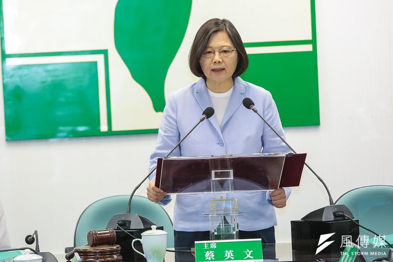 蔡英文2008年任民進黨主席時,反對馬政府以發放消費券的方式振興經濟。(資料照,顏麟宇攝)