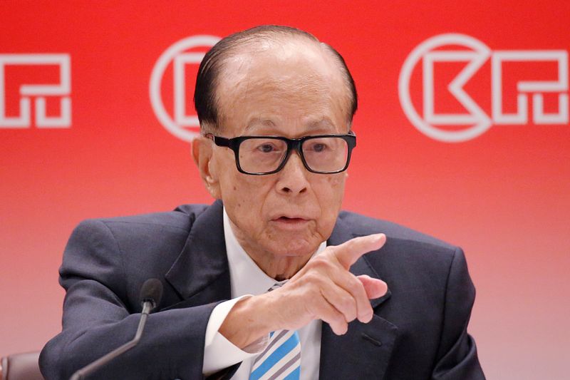 被香港人稱為「李超人」的香港富商李嘉誠。(資料照,美聯社)