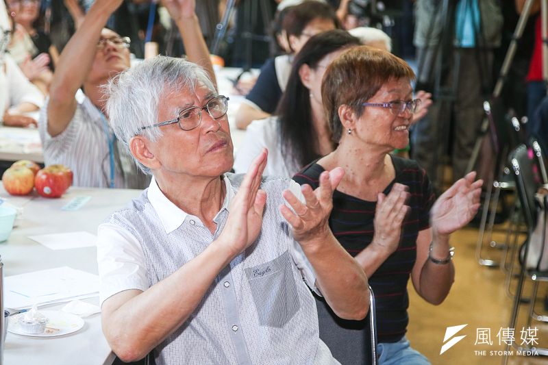 建立更完善的中高齡就業促進、老人終身學習,乃至於長照就養管道,可減輕老人犯罪的可能性。示意圖。(資料照,陳明仁攝)