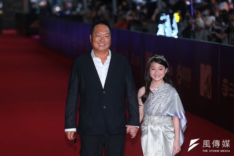 3年前跟東森集團合作的港商「浪LIVE」直播,最近成功地透過借殼方式,取得「捷泰精密」股票上市資格。左為東森集團負責人王令麟。(資料照,顏麟宇攝)