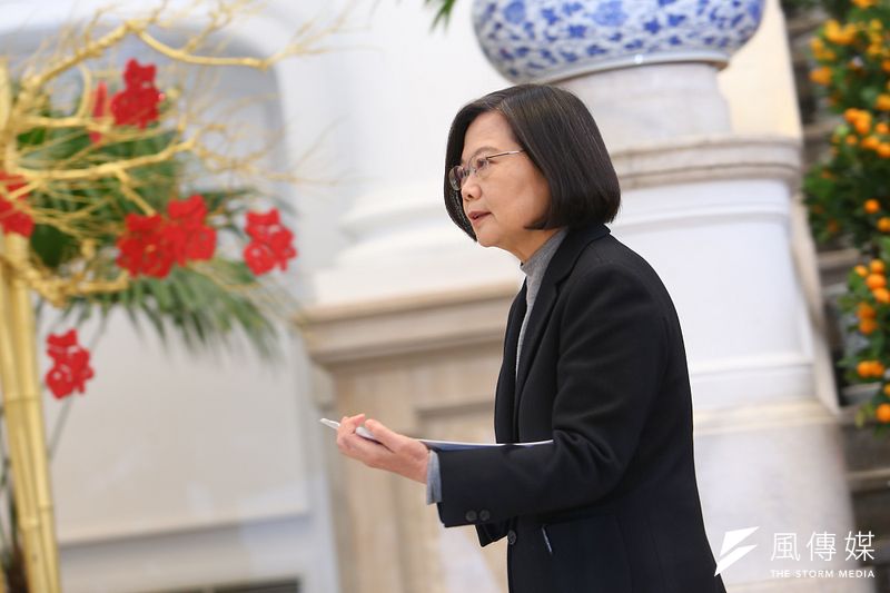 總統蔡英文1月南下高雄出席活動後,曾利用行程空檔前往探視三立董事長林崑海。(資料照,顏麟宇攝)