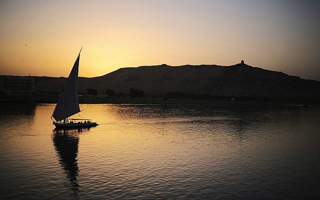 衣索比亞計劃在尼羅河上游興建非洲最大水壩,埃及、蘇丹憂水源遭攔截而多次進行談判。(AP)