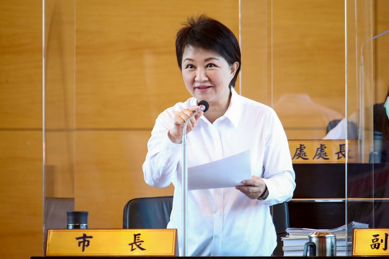 台中市長盧秀燕(見圖)網路聲量愈來愈紅,又因中火議題與總統蔡英文隔空交戰,躍升為藍營一姊。(資料照,台中市政府提供)