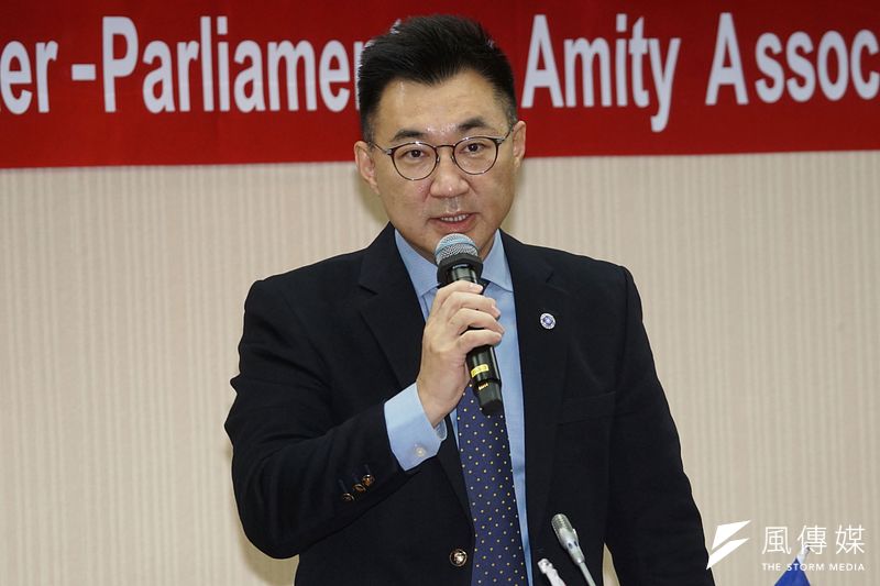 國民黨黨主席江啟臣昨(17)日晚間在臉書PO文表示,引萊豬進口的總統蔡英文才是對人民健康發動突襲的人。(盧逸峰攝)