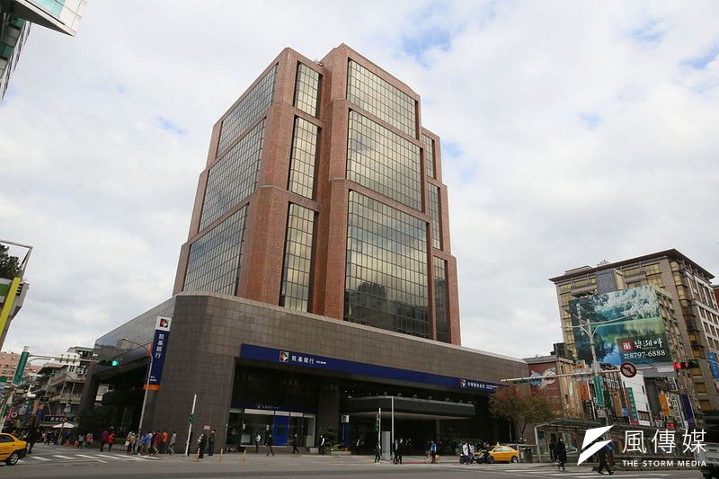 新光人壽以新台幣92.88億標下中華開發大樓且短期規畫自用。(柯承惠攝)