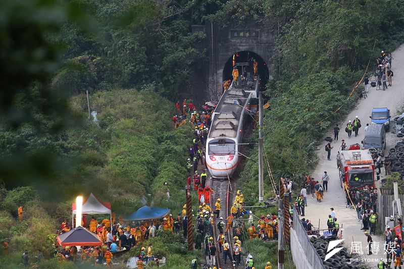 花蓮地檢署檢察官陳宗賢因承辦台鐵太魯閣號出軌案,沒有時間拜票,卻仍順利當選檢審委員。(資料照,顏麟宇攝)