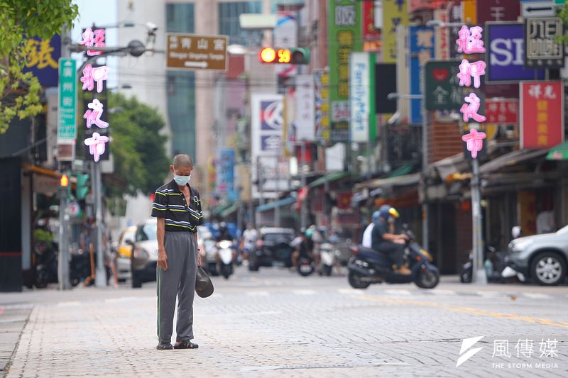 台灣自5月以來爆發本土疫情,許多產業大受衝擊,6月失業人數更是達到57萬人,創下10年來新高。示意圖,與新聞個案無關。(資料照,顏麟宇攝)