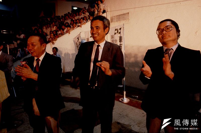 民進黨美麗島世代的黃信介、姚嘉文,與律師世代的江鵬堅。(新新聞資料照)