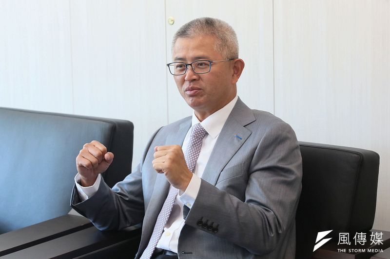 將在6月股東會對決新光金創辦人吳東進領軍的「傳統公司派」的新光金大股東洪士琪(見圖),接受《風傳媒》專訪時表示,改革派一定會取得過半席次。(柯承惠攝)