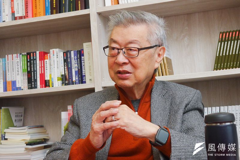 媒體關心自由派的學者出掌金管會,是否會偏向業者?財團法人新世代金融基金會董事長陳冲說:「不必過分擔心,也無須過度期待。」(蔡親傑攝)