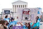 美國聯邦最高法院推翻保障女性墮胎權的「羅訴韋德案（Roe v.Wade）」判決，反墮胎陣營贏得重大勝利。（AP）