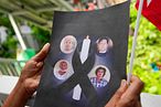 2022年7月26日，緬甸軍政府處決四名民主活動人士後，引發旅居泰國的緬甸僑民不滿，紛紛前往曼谷的緬甸大使館外抗議。（美聯社）