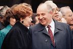 蘇聯末代領導人戈巴契夫與愛妻蕾莎（Raisa Gorbacheva），攝於1986年（AP）