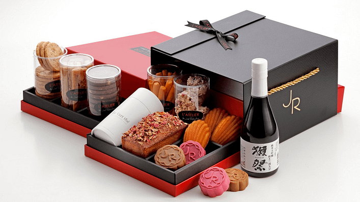 侯布雄璽月雙禮盒(圖 / 侯布雄臉書)