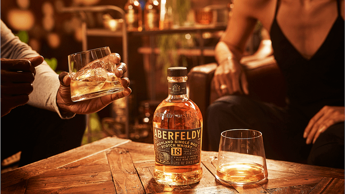 以紅酒桶熟成的艾柏迪18年法國隆河羅第丘紅葡萄酒桶特仕版(圖/大盛酒品提供)