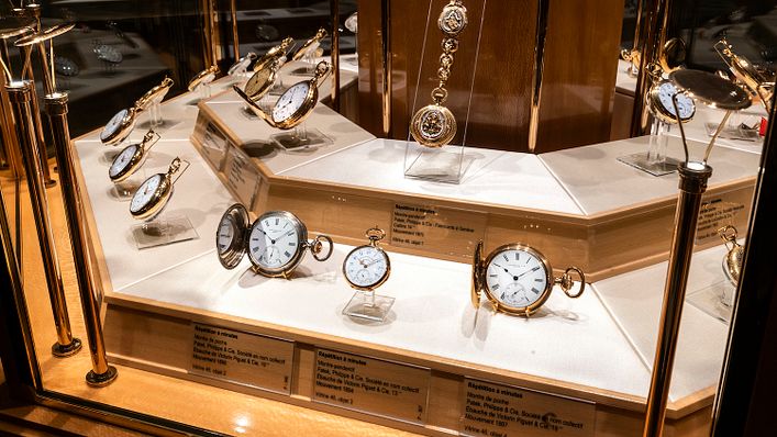 訪客可從展品中認識二十世紀初美國的收藏名家,當中以百達翡麗應柏加德(James Ward Packard,藏品編號P-704)和小亨利‧格雷夫斯(Henry Graves Jr.,藏品編號P-1497)委託製作無數時計最受注目(圖/百達翡麗提供)