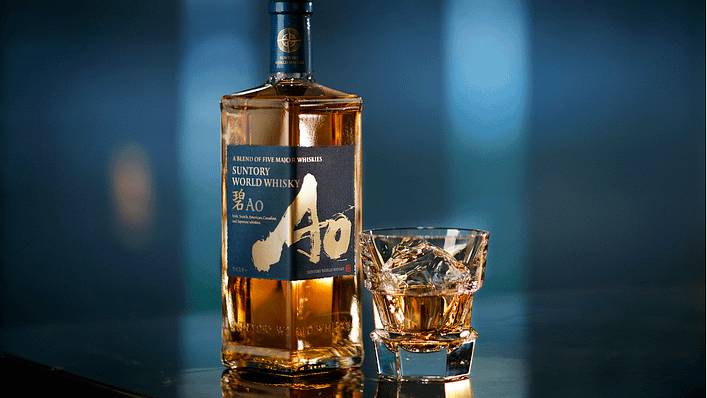 以「世界威士忌」為概念,碧AO混合了来自美國、加拿大、蘇格蘭、愛爾蘭以及日本的知名酒廠之原酒(圖/采盟提供)