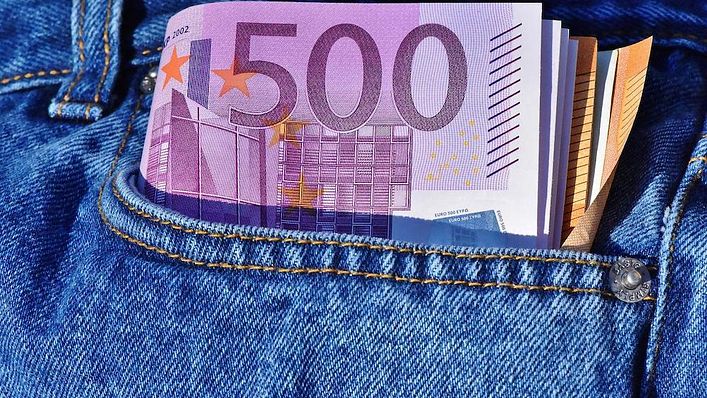 投資人大賣歐元買美元 以及其他商業大事(圖/Ralphs_Fotos)