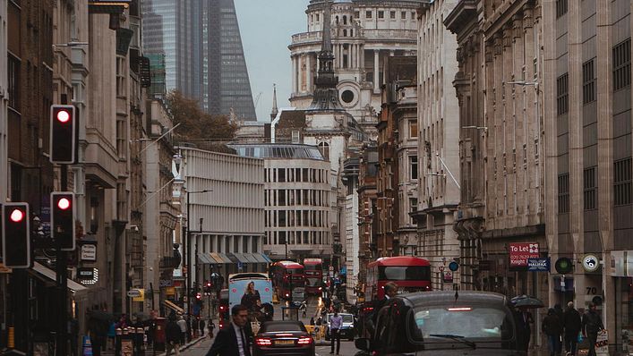 英國實驗一週放三天假 以及其他商業大事(圖/jannonivergall @pixabay)