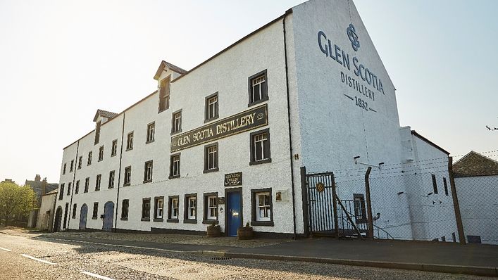 格蘭帝酒廠創立於1832年，目前為坎培爾鎮僅存唯三之一的威士忌酒廠。（圖／格蘭帝）