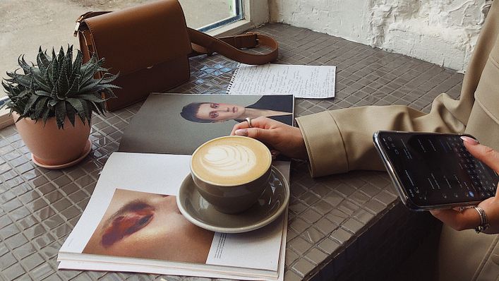 巴黎女人擺脫生活倦怠(圖/ Viktoria Alipatova @Pexels)