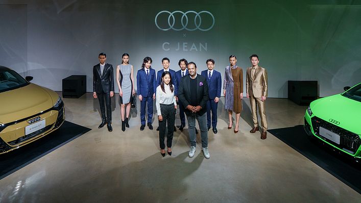 C JEAN運用永續材質與細膩剪裁的時裝,呼應Audi TT RS Coupé與Audi e-tron GT的車款設計,並由「世界秩序WORLD ORDER」為舞台呈現畫龍點睛。.jpg