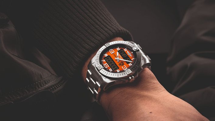 百年靈Aerospace B70 Orbite 首圖