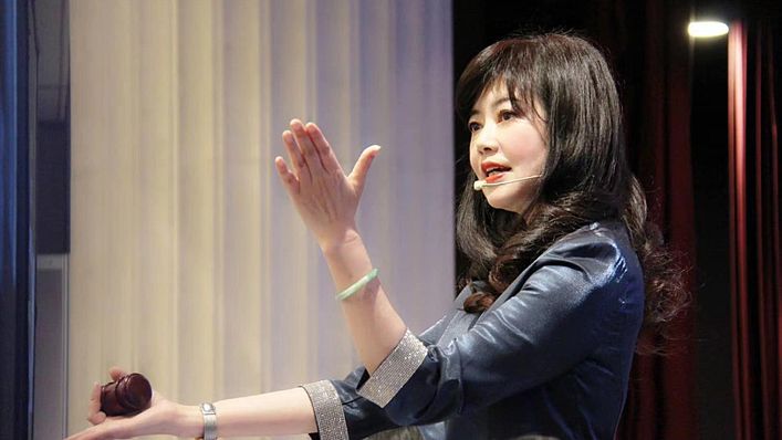 藝術拍賣官游文玫