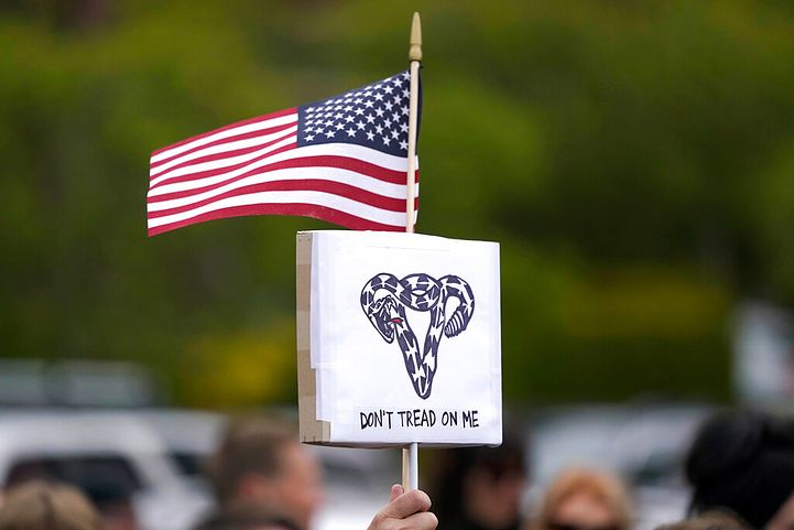 美國最高法院推翻墮胎權裁決，全美各地湧現抗議潮。（美聯社）