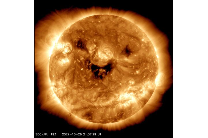 NASA太陽動力學天文台（SDO）日前捕捉到的太陽圖像。（截自Twitter@NASASun）