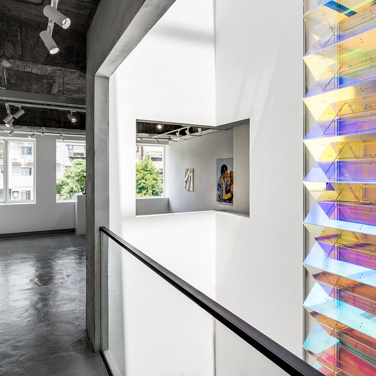 《V|Chapter 1》在LIGHTWELL展出(圖/取自LIGHTWELL臉書)