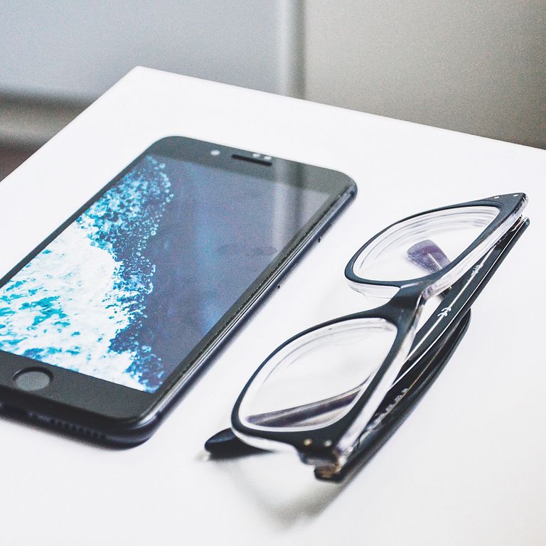 蘋果用新眼鏡進軍元宇宙、鴻海發展量子電腦,以及其他一週商業大事(圖/David Švihovec@Unsplash)