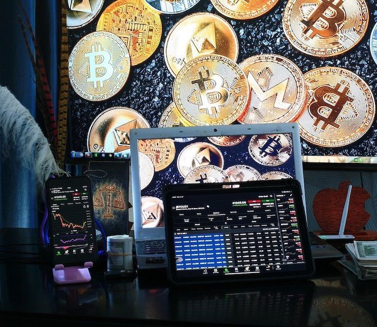 歐美打算金融封殺俄羅斯、拜登正在研究「數位美元」與其他國際大事(圖/sergeitokmakov @pixabay)