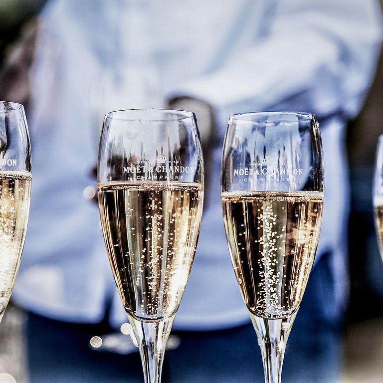 如何品嚐、何時品嚐香檳在近年逐漸變得講究(圖/取自unsplash)