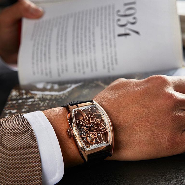 Cintrée Curvex™ Skeleton(圖/ IG @Franck Muller Geneve)