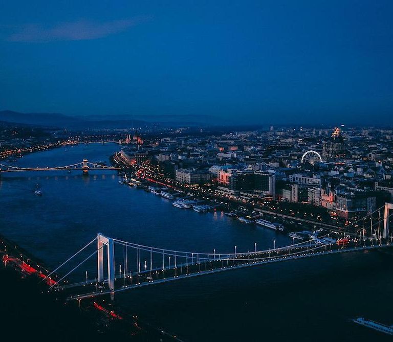 歐洲城市正在調暗燈光 以及其他國際大事(圖/dnovac@pixabay)