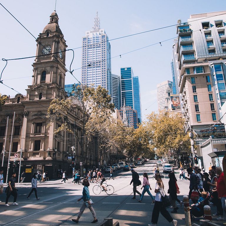 澳洲人為何如此放鬆悠閒?(圖/ Pat Whelen @Unsplash)