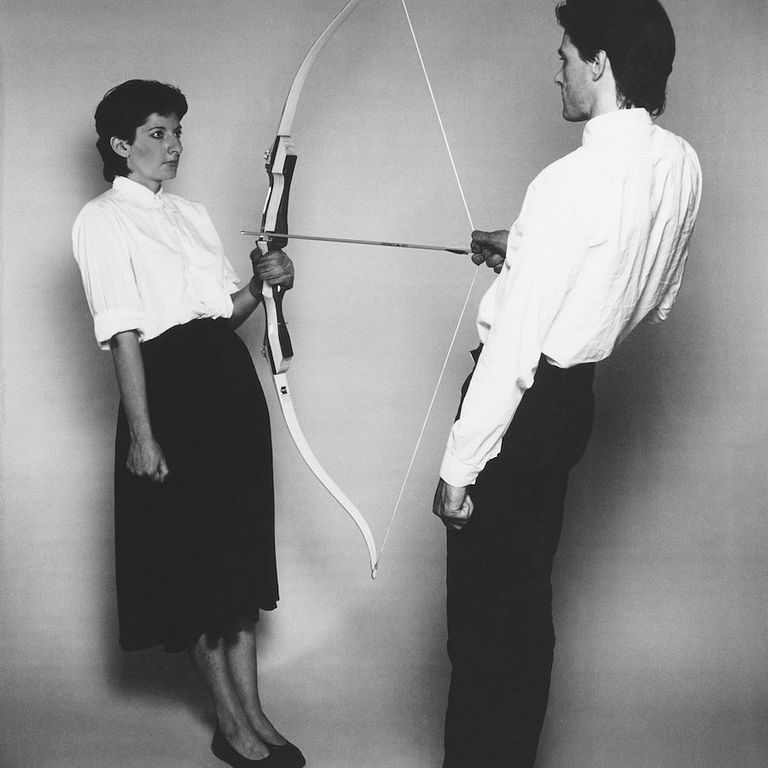 Marina Abramović and ULAY《Rest Energy》1980(圖/MoMA 官網)4
