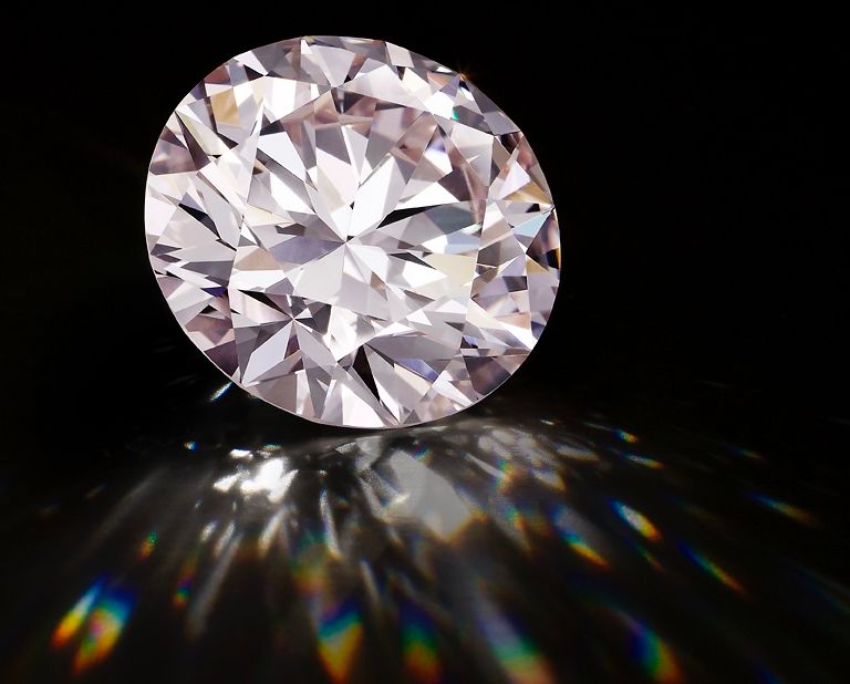 香港珠寶及翡翠拍賣會領銜珠寶「30.10 克拉 粉鑽」